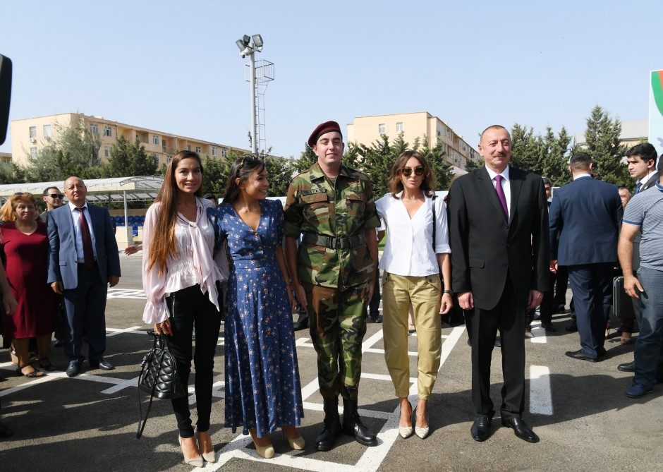 Heydər Əliyev hərbi xidmətdə: bu gün and içdi    FOTOLAR